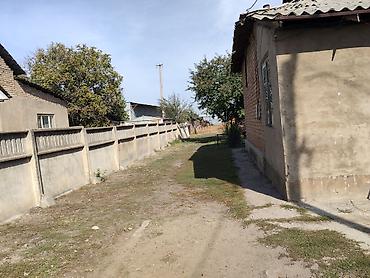 Үйлөрдү сатуу: 2 бөлмө, 60 м², 11 соток, Ак-Бата ж/м — 3