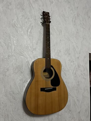 конденсаторные микрофоны: Акустическая гитара Yamaha F310 (Made in Indonesia) - Тип