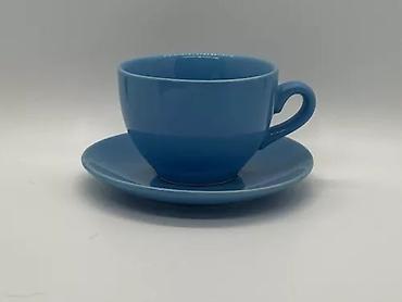 Наборы посуды: Продаются чашки с блюдцем, подойдут для кейтеринга. При покупке — 6