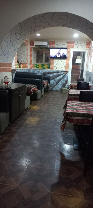 Binalar: Arendaya verilir – Mərkəzdə yerləşən yeraltı sahəsi olan barberxana — 18