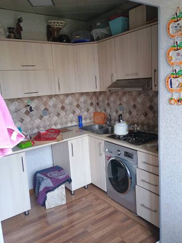 Uzunmüddətli kirayə mənzillər: Su,İşıq,Qaz daimidir.Ev təmirlidi və hər şeylə təchiz olunub: Mərkəzi — 3