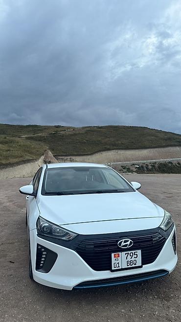 camry universal: Hyundai Ioniq: 2017 г., 1.5 л, Автомат, Гибрид, Хэтчбэк — 8