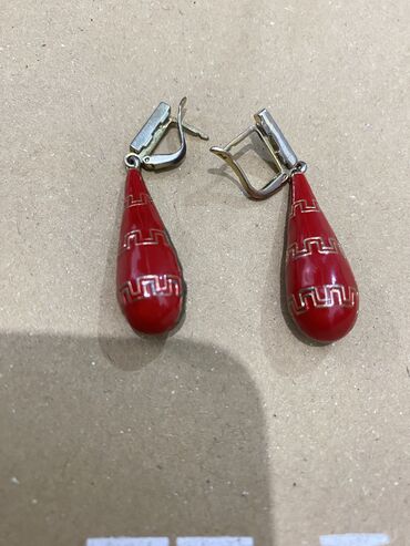 Bijuteriya dəstləri: Qolbaq dəsti - Model 1: Gümüşü rəngdə sərt qolbaq, üst hissəsi xırda — 6