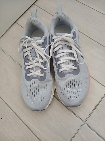 женские спортивки: Лёгкие беговые кроссовки Li-Ning (женская модель).Размер 35,5 — 2