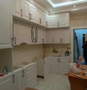 Sifarişlə mətbəx mebeli: Sifarişlə mətbəx dəsti, Özü çəkən petlələr, Taxta, Kredit yoxdur, Pulsuz çatdırılma — 13