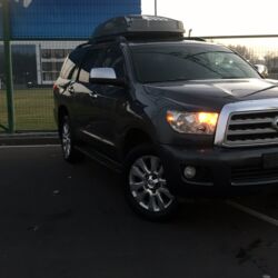 Toyota: Toyota Sequoia: 2009 г., 5.7 л, Автомат, Бензин, Внедорожник — 3