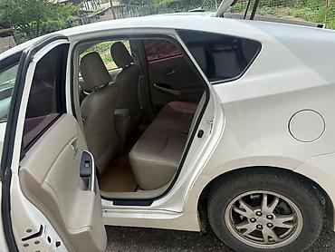 ланкрузер 470: Toyota Prius: 2010 г., Автомат, Гибрид, Лифтбек — 4