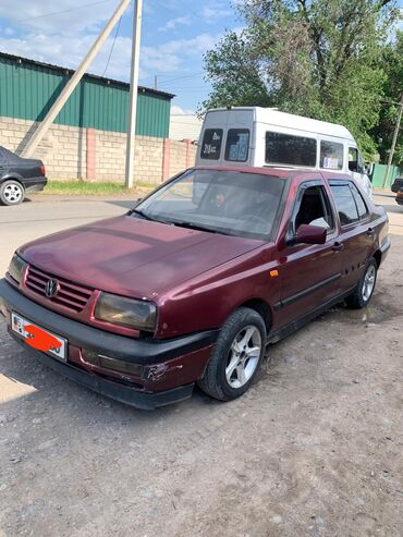 сигнализация и центральный замок: Volkswagen Vento: 1992 г., 1.8 л, Механика, Газ, Седан