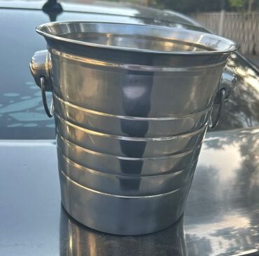 Digər dəstlər və servizlər: Paslanmayan buz vedrəsi satılır.Dondurma qabları satılır. Nerj — 2