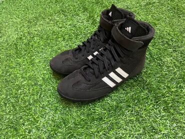 мусульманский кийимдер: Борцовки Adidas черные, высокие. - Назначение