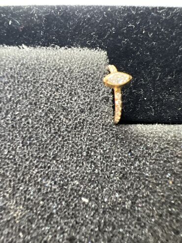 Sırğalar: Piisinq sırqa. 60 Azn almışam. 2 həftə istifadə etmişəm. İşimlə — 4