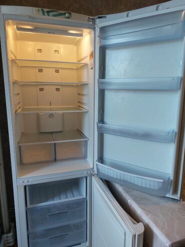 javel холодильник: Б/у 2 двери Indesit Холодильник Продажа, цвет - Белый