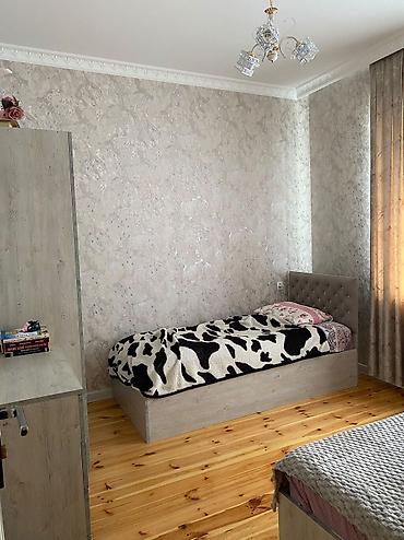 Həyət evləri və villalar: Ramanada əsas yoldan 70 m aralı yerləşən mülkiyyət satılır: 4 otaq — 4