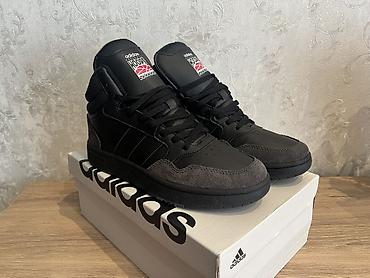 Мужская обувь: Adidas Hoops 3.0 Mid – kişi basketbol stilində idman ayaqqabısı — 1