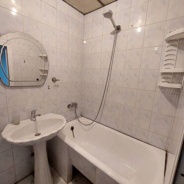 Uzunmüddətli kirayə mənzillər: Suraxanı dairəsinə yaxın,5 mərtəbənin,4-cü mərtəbəsində,3 — 12