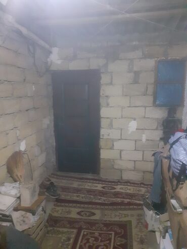 Anbar və emalatxanalar: Anbar/yard otağı icarəyə verilir - Tikinti: daş divarlar, taxta — 6