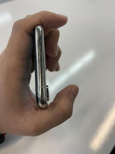 Apple iPhone: IPhone X, Серебристый — 4