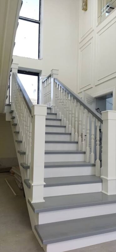 Деревянные лестницы: Стильная деревянная лестница, выполненная в классическом стиле — 35