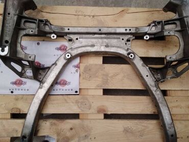 Коробки передач: Косынка передней балки Bmw 5-Series E60 N52B25UL 2007 (б/у)