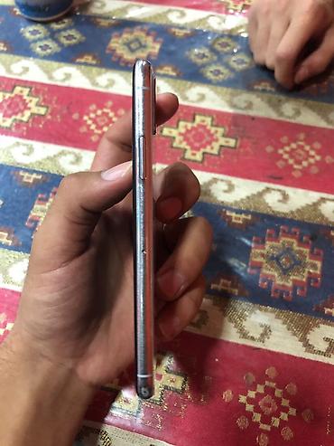 Apple iPhone: IPhone X, Ağ — 8