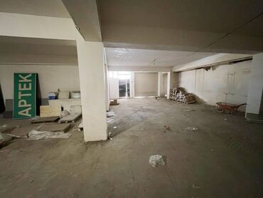 Kommersiya daşınmaz əmlakının satışı: 20 yanvar metrosu ərazisində, yeni tikili binanın altı, sahəsi 2000 m2 — 15