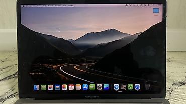 Ноутбуки Apple (MacBook): Apple MacBook Pro 13" (2017, Four Thunderbolt 3 Ports) — 2