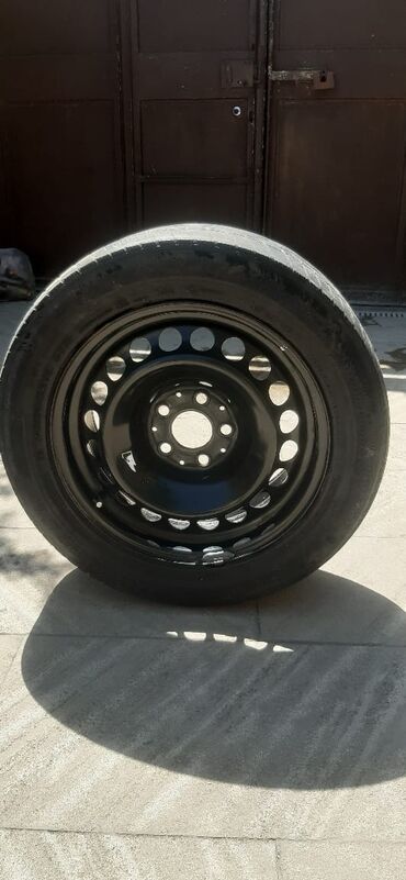 Колпаки: Avtomobil təkəri və dəmir disk - Disk: qara rəngli dəmir (polad)