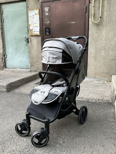 детские машины на аккумуляторе с пультом цена в бишкеке: Коляска, цвет - Серебристый, Новый