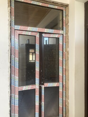 бу пластиковые двери: PVC qapı-pəncərə dəsti - Brend: Pimapen, profil seriyası: BETA S 60 -