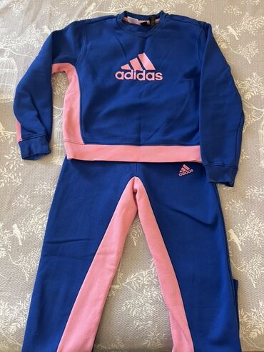 uşaq üçün idman şortikləri: Orijinal Adidas markalı, mavi rəngdə, çəhrayı detalları olan uşaq