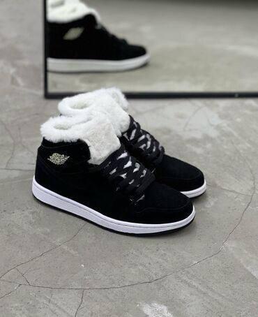 Другая мужская обувь: Кроссовки Air Jordan 1Mid Sherpa Fleece ❄️ Качество топ 🔝 Есть