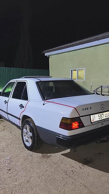 фура мерс: Mercedes-Benz W124: 1988 г., 2.3 л, Механика, Бензин, Седан — 3