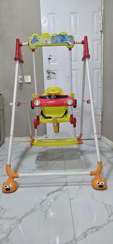 Yelləncək at: Uşaq yelləncəyi – “avtomobil” dizaynlı - 1–3 yaş arası uşaqlar üçün — 4