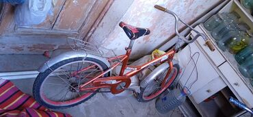 velosiped oturacaqlari: Б/у Городской велосипед Adidas, 20", скоростей: 30, Самовывоз