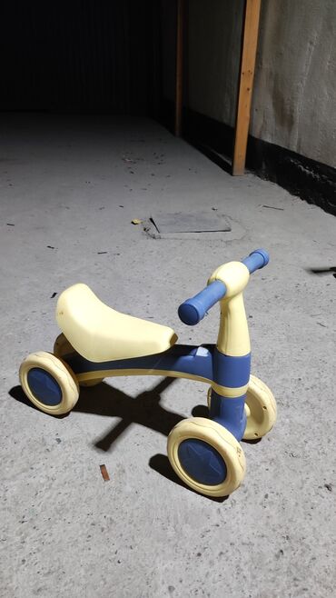 купить детский мотоцикл на аккумуляторе бу: Детский трехколесный беговел-каталка
состояние хорошее 🧡