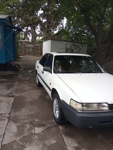 уна: Mazda 626: 1989 г., 0.2 л, Механика, Газ, Седан