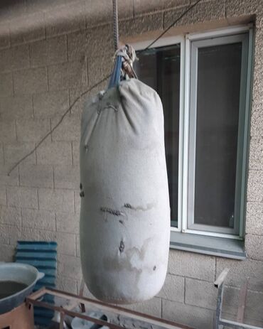 газовая балон: Продам брезентовую грушу. Размеры: высота 60 см, диаметр 28 см