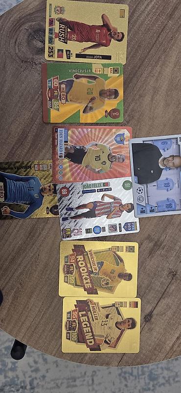 Futbol kolleksiya kartları dəsti Təxmini 40 qızıl cırılmayan və