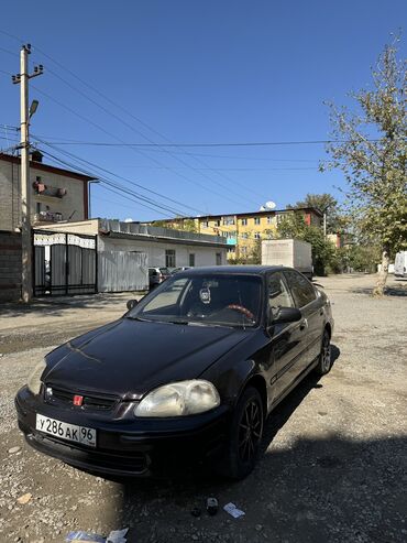 сатам же алмашам: Honda Civic: 1999 г., 1.4 л, Автомат, Бензин, Седан