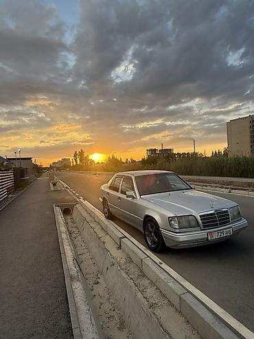 x class: Mercedes-Benz W124: 1993 г., 2.8 л, Механика, Бензин, Седан — 1