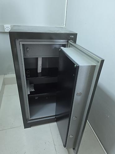 seyflərin satışı: SEYF. TƏZƏDİ. 1200 alınıb. 800 satılır — 1