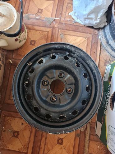225 70 15с зимняя резина шипованная матадор: 4 ədəddir qara disk 4 boltdu