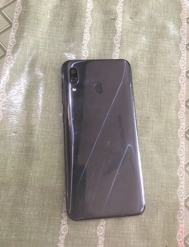 Samsung: Samsung Galaxy A30, 64 GB, rəng - Qara, İki sim kartlı