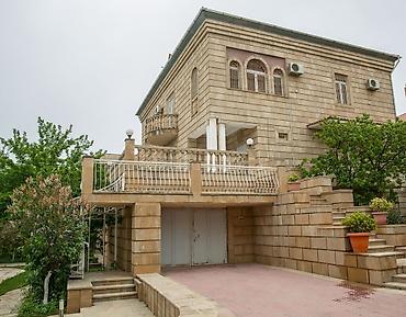 ev ve bag: Hovuzlu, geniş həyətli bağ evi - Üçmərtəbəli daş tikili, klassik — 4