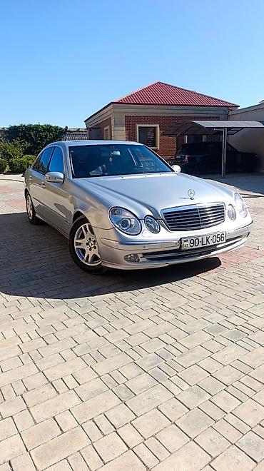 Mercedes-Benz E-Class: 3 l | 2006 il Sedan