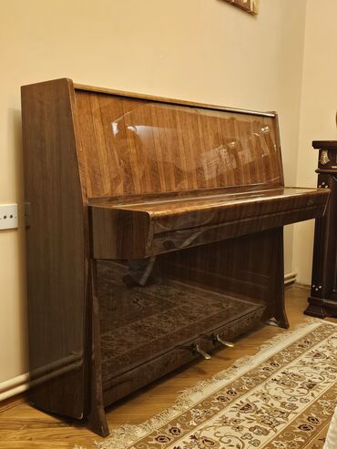 işlənmiş pianolar: Piano, Petrof, Akustik, İşlənmiş, Ünvandan götürmə, Ödənişli çatdırılma