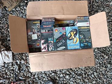 емкость dvd: Коллекция видеокассет VHS в коробке. Состав по обложкам и надписям на — 4