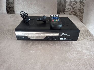 tv box в баку: Tüner (Truman) Yaxşı və işlək vəziyyətdə.Vatsap var. Başqa elanlarıma
