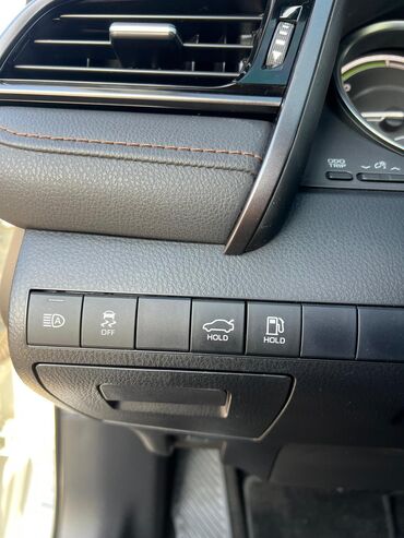 Toyota: Toyota Camry: 2020 г., 2.5 л, Гибрид — 7