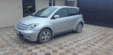 Toyota: Toyota ist: 2004 г., 1.5 л, Автомат, Бензин, Седан